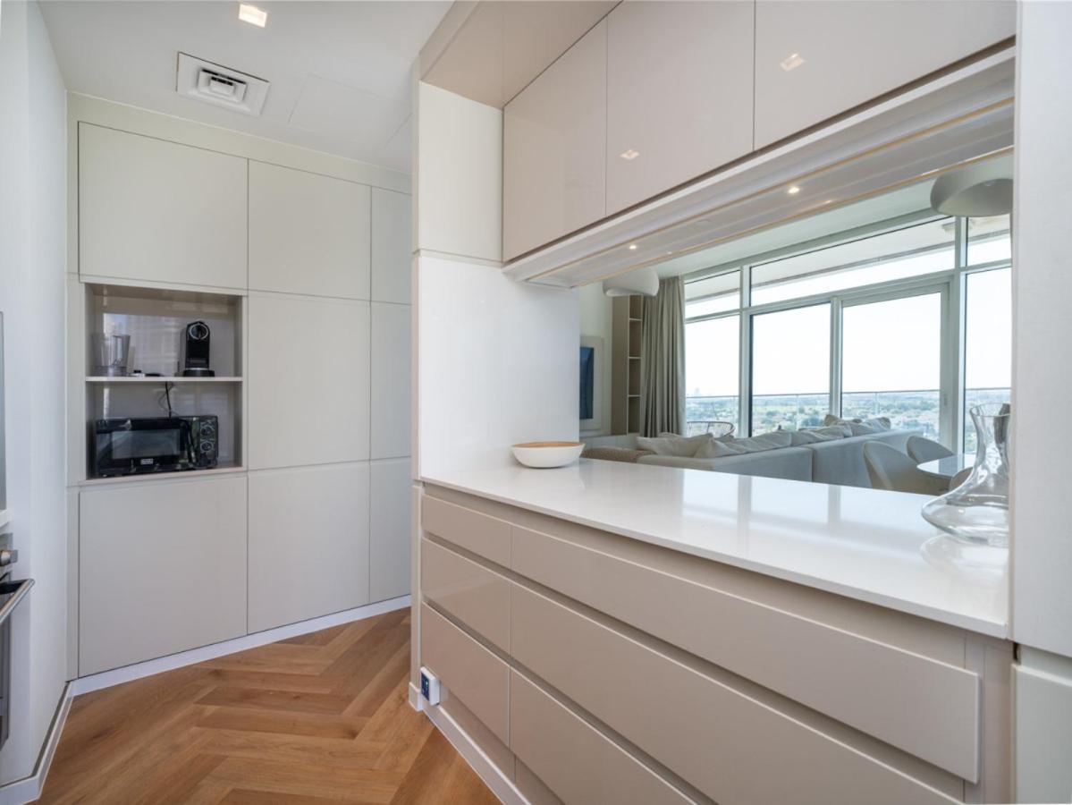 Upgraded Banyan Tree 2 Bed In Jlt Apartment