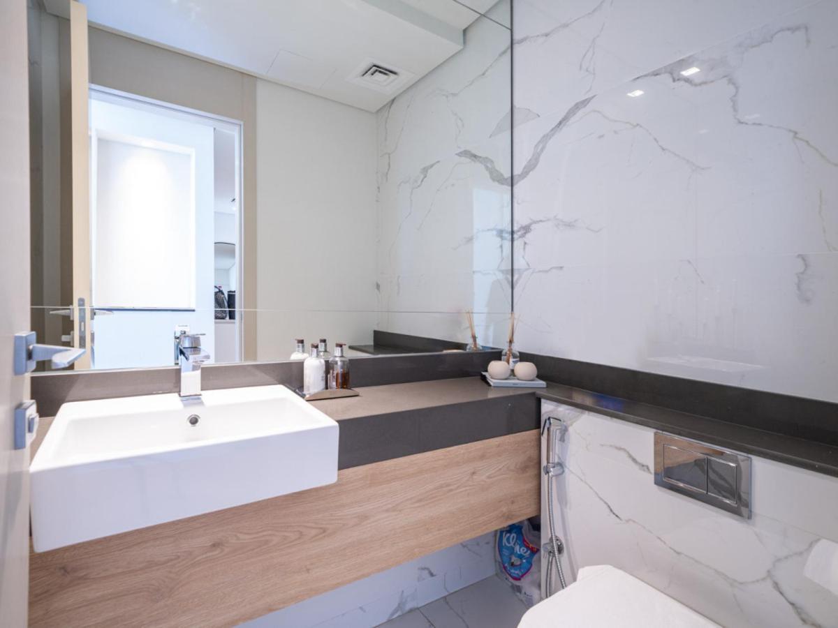 Upgraded Banyan Tree 2 Bed In Jlt Apartment *